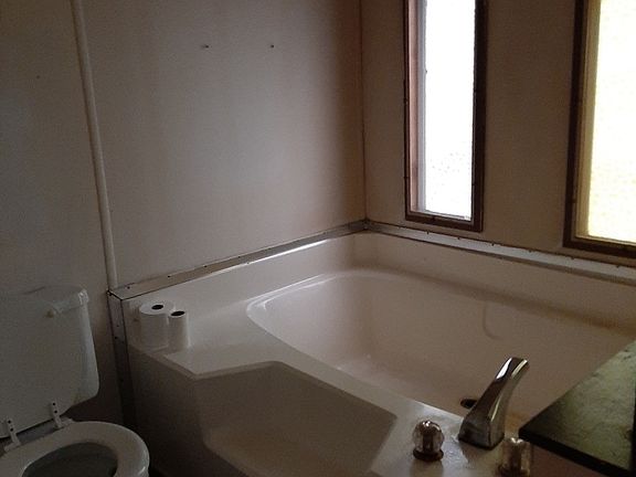 4th image of 421 Burlwood Ct