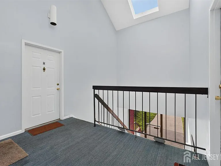 94 Beverly Hill Ter #F — Photo 15