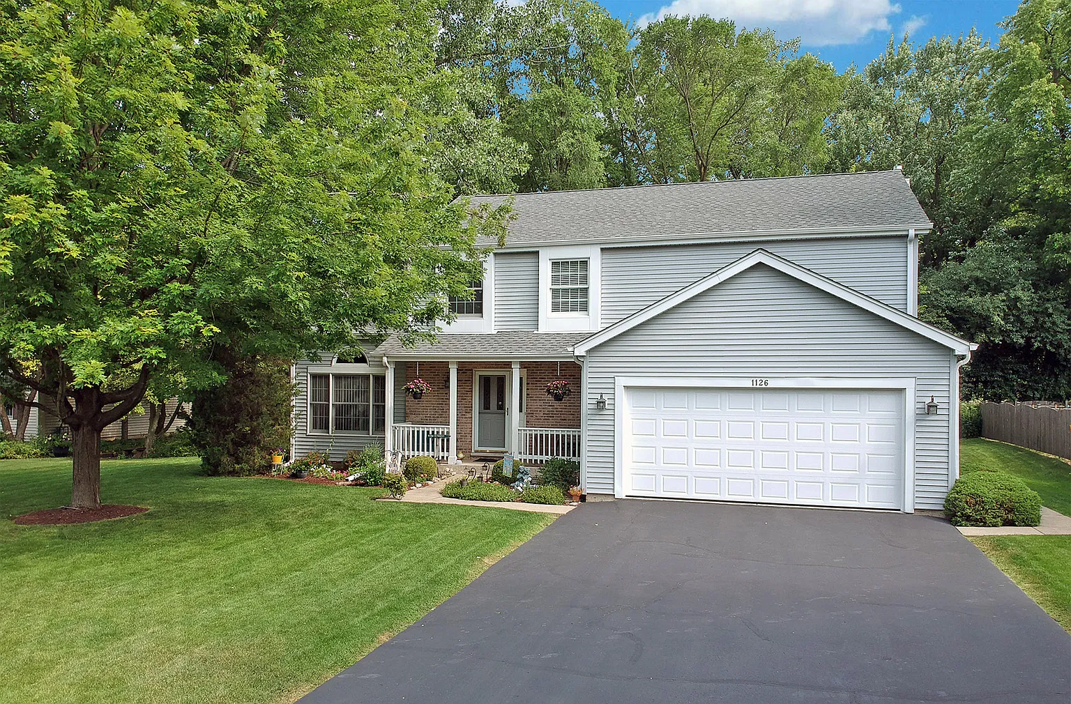 1126 Thornwood Ct photo 1