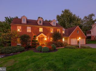 327 Carter Moir Dr, Lancaster, PA 17601