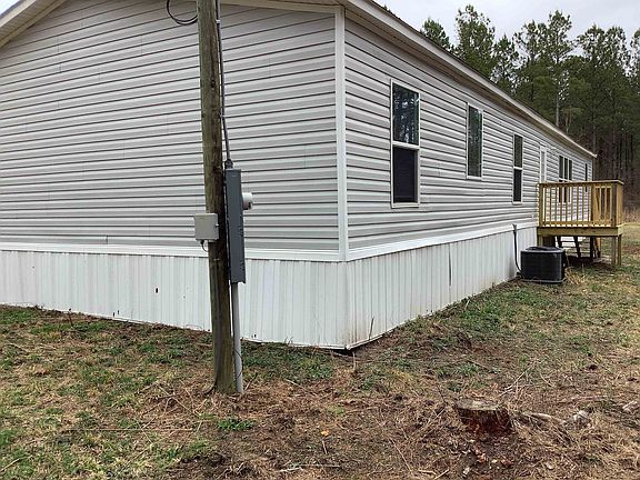 2nd image of 301 Davis Gap Rd