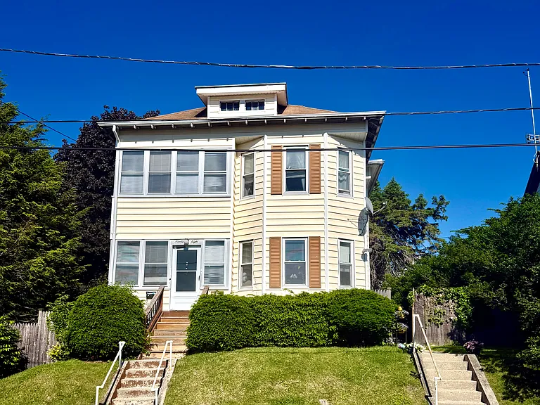 98 Boyd St #2 — Photo 1