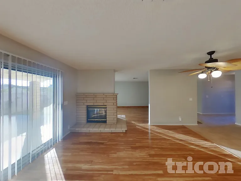 709 Honeybee Ct — Photo 3