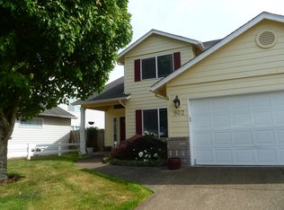 902 Meadowlawn Pl, Molalla, OR