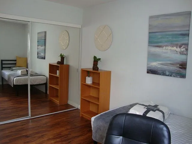 1 bed, 1.0 bath, 180 sqft, $1,350 — Photo 2