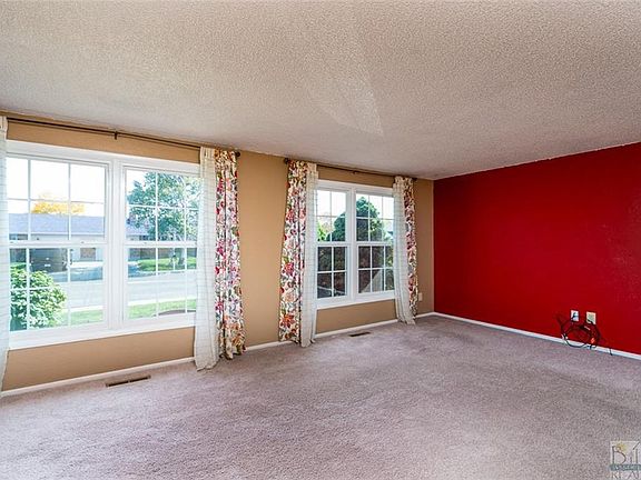 3rd image of 346 Montclair Dr