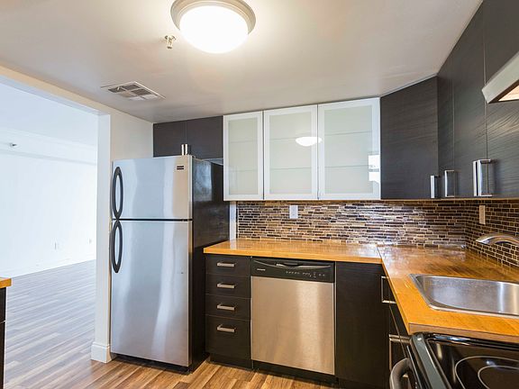 3rd image of 6830 Indian Creek Dr #9C