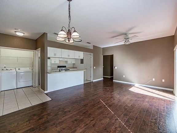 3rd image of 1002 Eagle Pond Dr #B