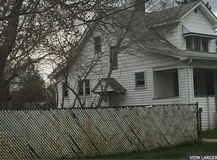 2412 9th St, Port Huron, MI 48060