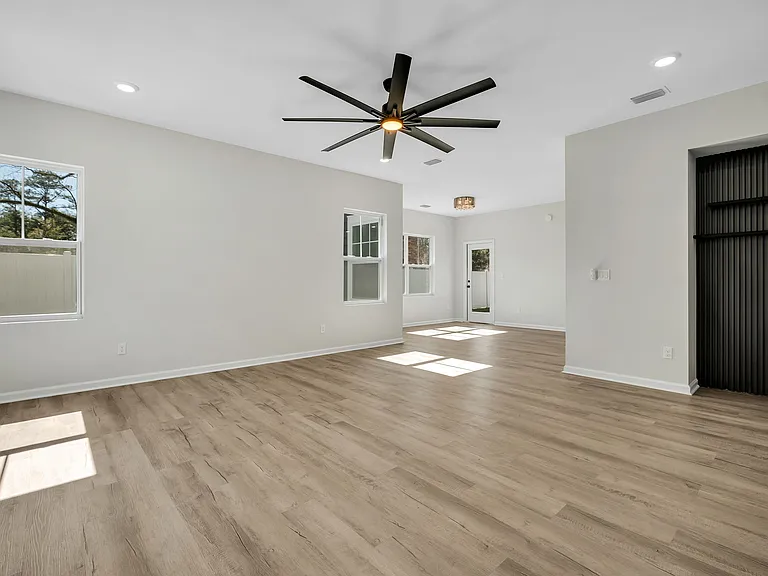 2022 Trimble Rd #1 — Photo 7