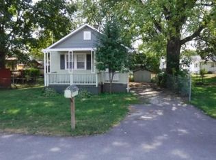 101 Ray St, Poplar Grove, IL 61065