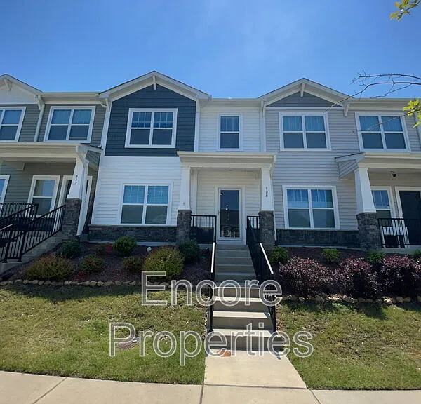 908 Robbie Jackson Ln — Photo 1