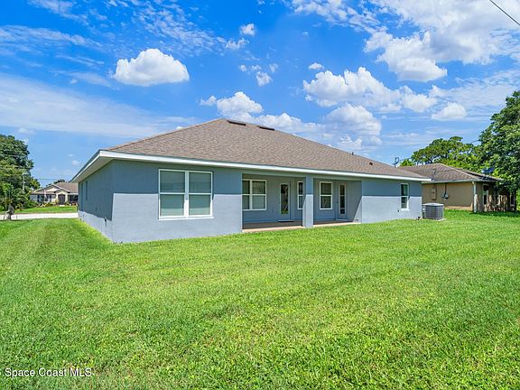 3rd image of 1654 San Filippo Dr SE