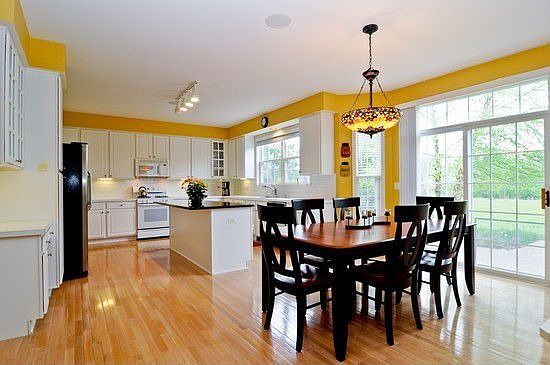 4th image of 16 Dorchester Ct