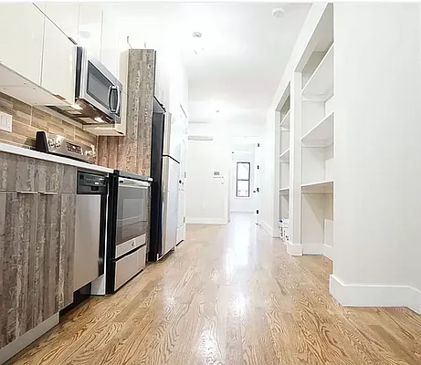 Rented by Evergreen Realty & Investments | media 2