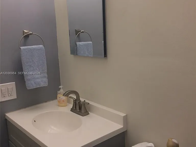 621 SW 64th Way — Photo 17