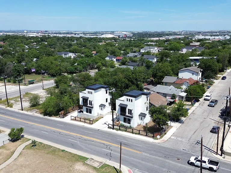 122 S Walters St — Photo 13