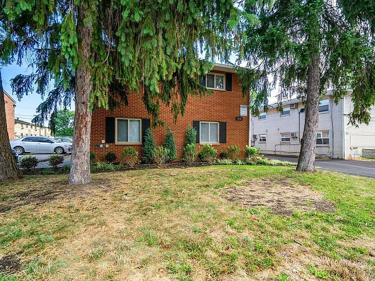 656 Riverview Dr #B — Photo 16