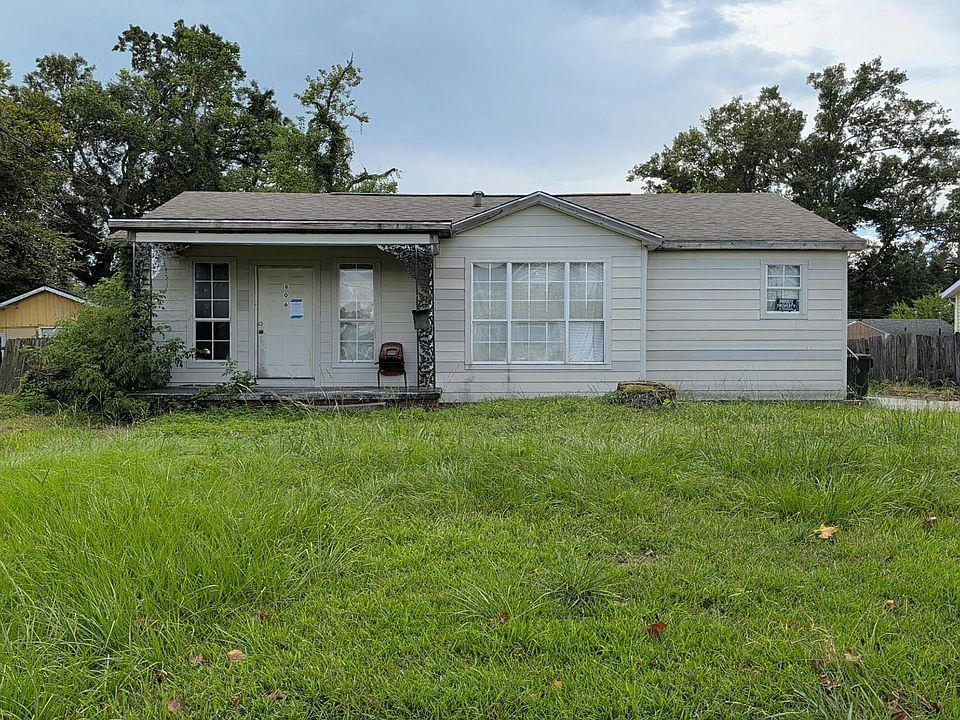 1st image of 806 Azalea St