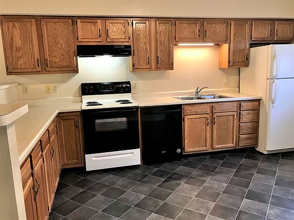 4th image of 302 Ingleside Ave APT D