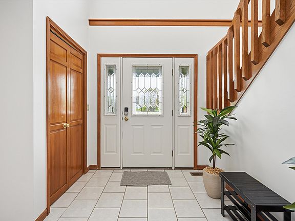 3rd image of 1657 Wakerobin Ct