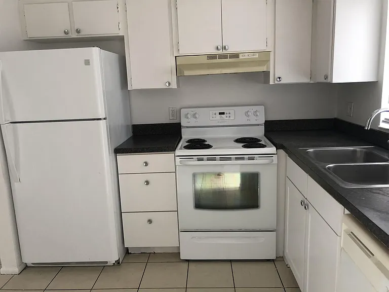 2340 Maple Ave #401 — Photo 6