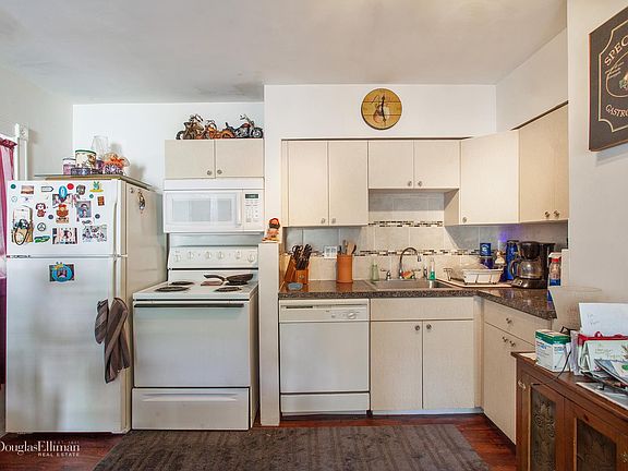 5th image of 1027 NE 35th St