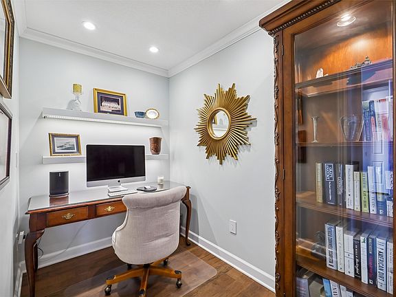 4th image of 13749 Bay Hill Ct