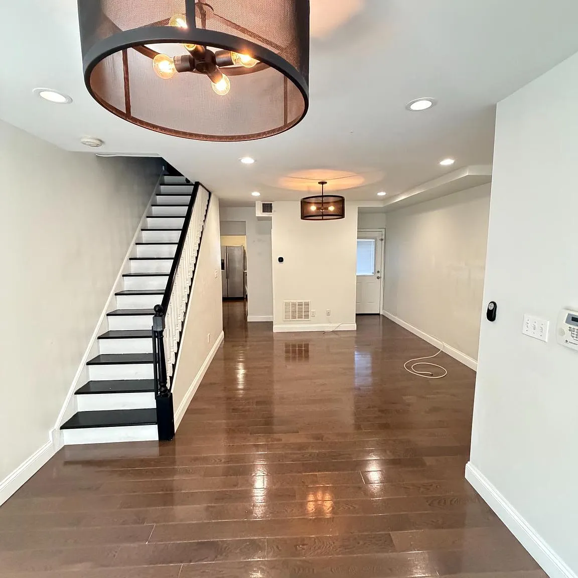 3 bed, 3.5 bath, 1776 sqft, $3,650 — Photo 4