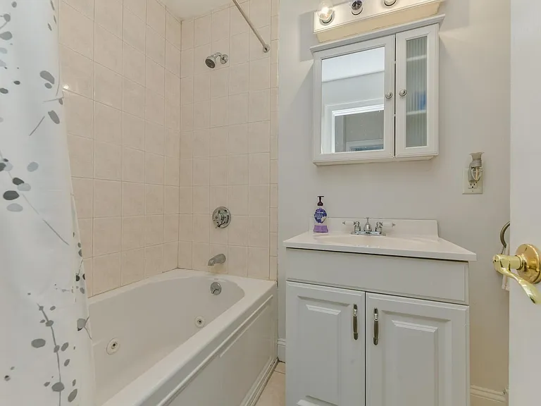 277 Silver St #2 — Photo 11