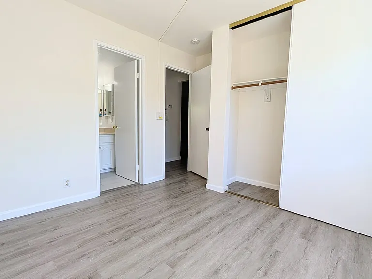 472 Lancaster Ln — Photo 18