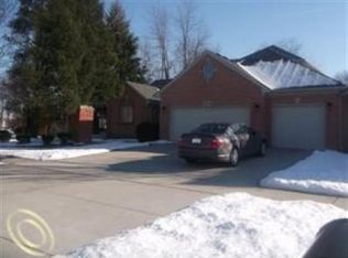 20644 Windemere Dr, Macomb, MI 48044