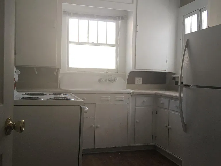 407 Shepard St — Photo 8