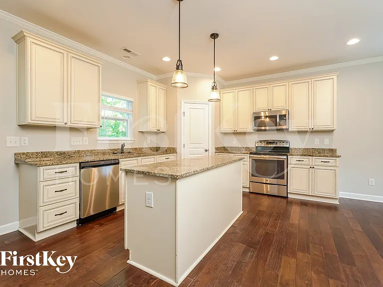 264 Water Mill Rd — Photo 6