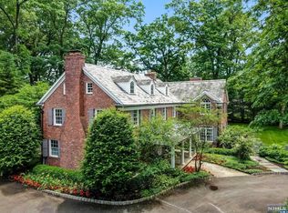 76 Depeyster Ave, Tenafly, NJ 07670