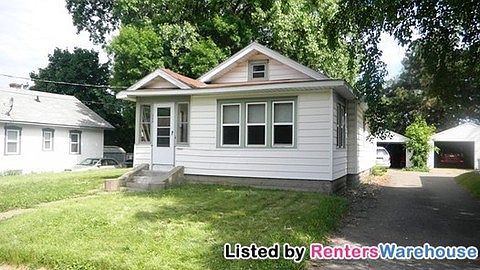 1st image of 955 43rd Ave NE