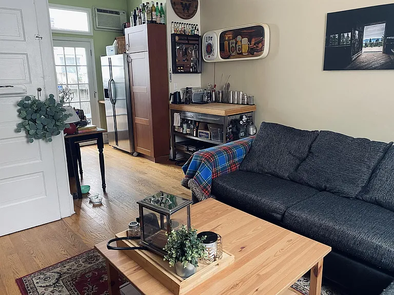 734 N Taylor St — Photo 14