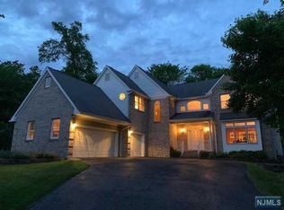 3 Cauley Rd, Wayne, NJ 07470