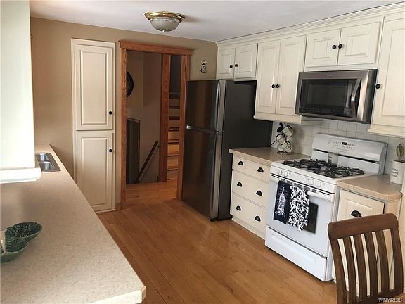 5th image of 77 Candy Ln