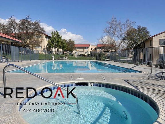 3rd image of 6601 1/2 N Victoria Ave #443