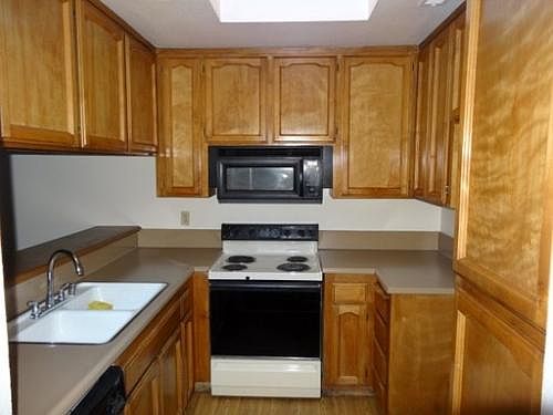 5th image of 7020 N Thorne Ave #103