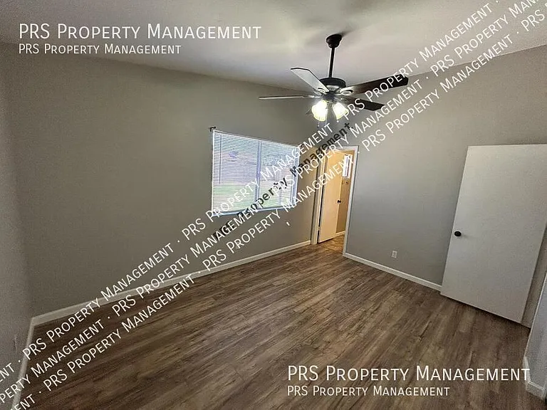 2207 W Monroe St — Photo 33