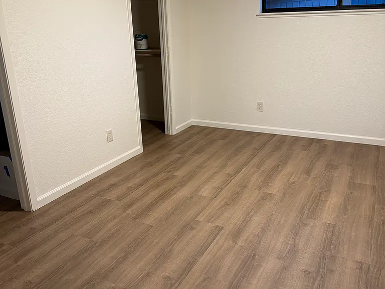 96B Carlton Dr — Photo 7