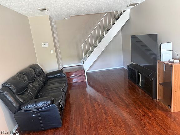 4th image of 20462 Williamsburg Ct
