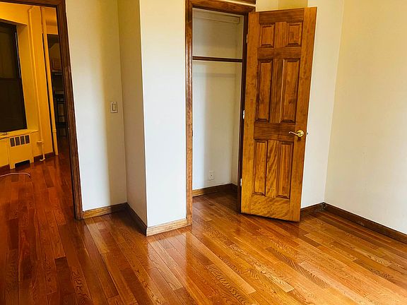 3rd image of 172 E 89th St APT 4A