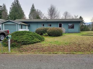 221 W Bluff Dr, Port Angeles, WA 98362