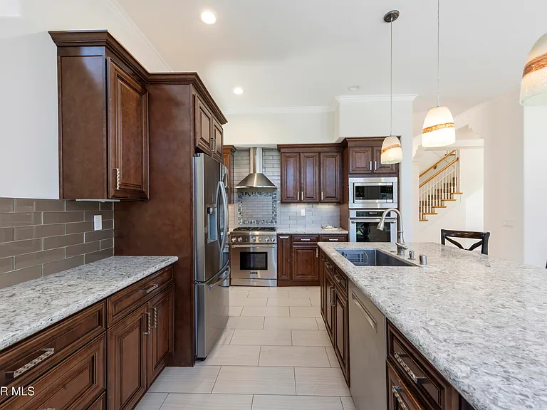 2946 Venezia Ln — Photo 14