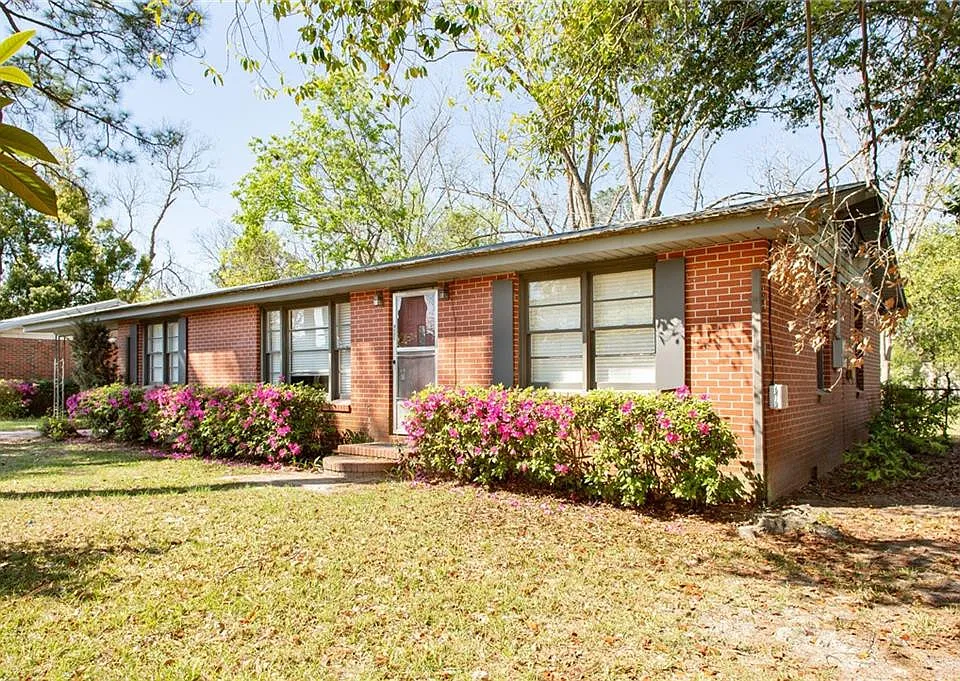 1329 Gorman Rd