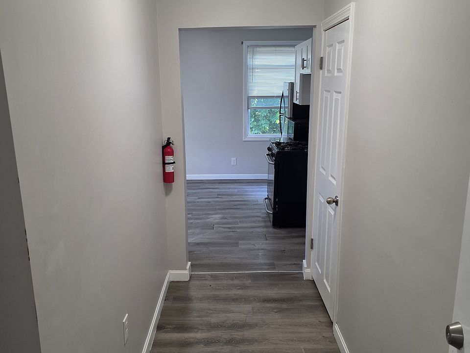 1st image of 93 Summit St APT 6
