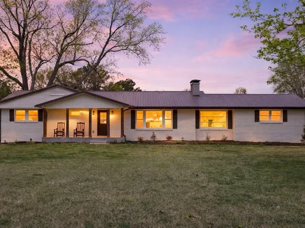 2194 Hampshire Pike, Columbia, TN 38401